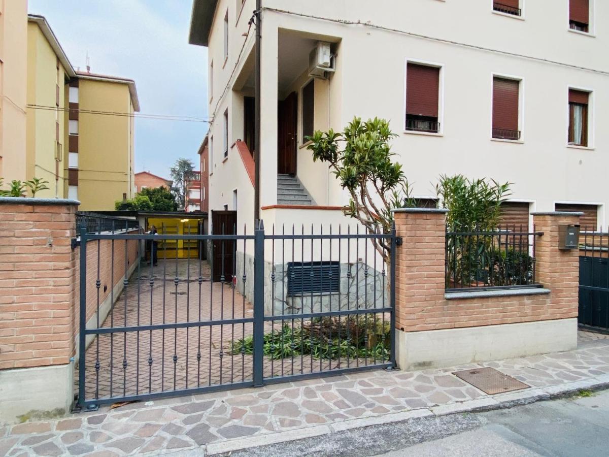 Готель Viale Manzoni Сассуоло Екстер'єр фото