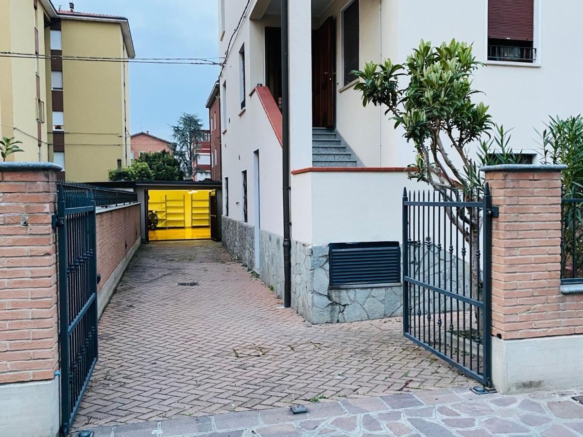 Готель Viale Manzoni Сассуоло Екстер'єр фото